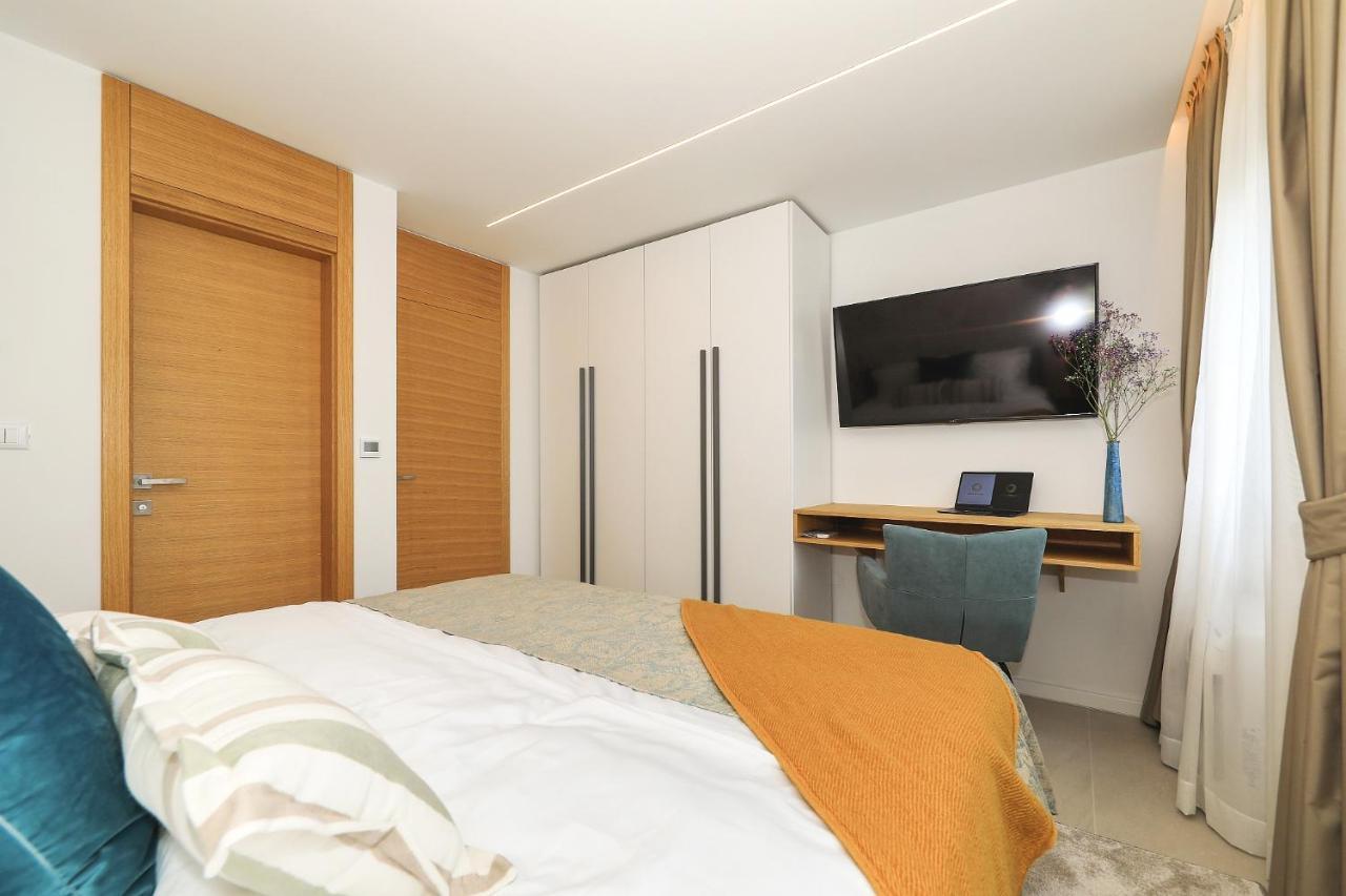 Manda Luxury
