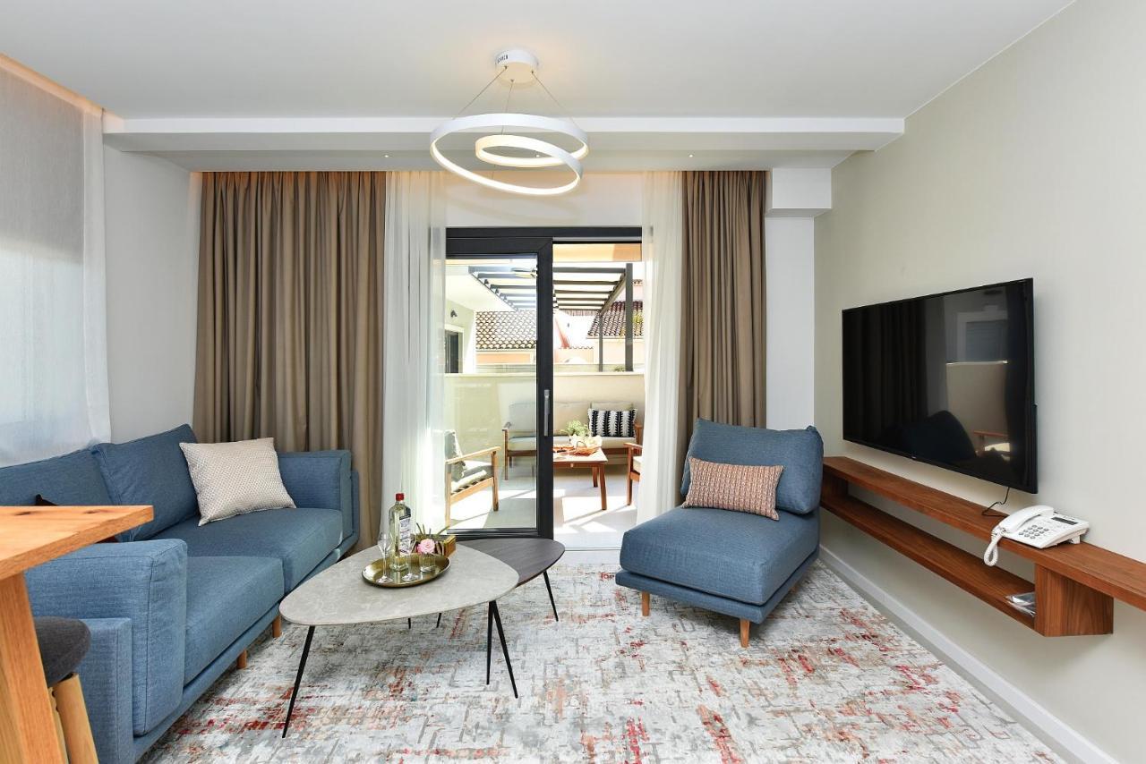Manda Luxury